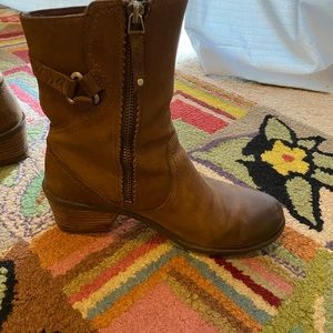 Teva foxy calf boot, size 7